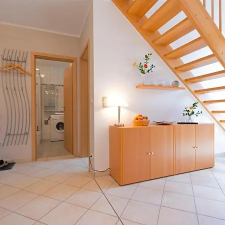 Lindenstr_43 _wohng_5 Apartman Zingst